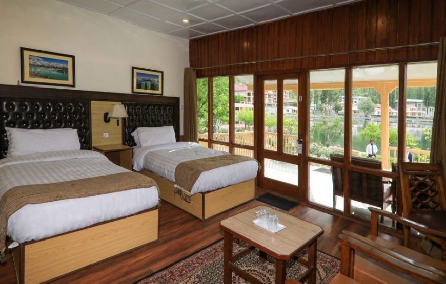 LAKESIDE FAMILY DELUXE ROOMS
