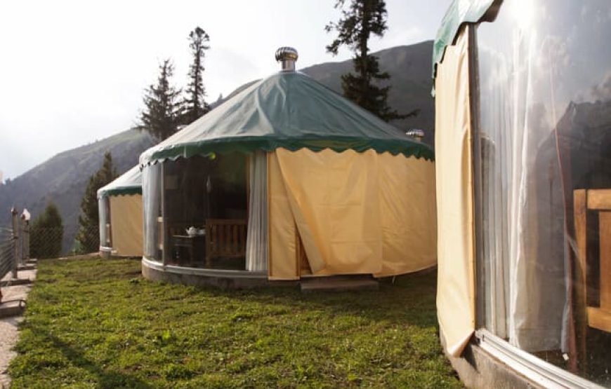 Roomy Yurt
