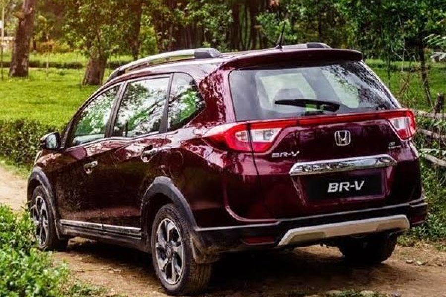 Honda BRV rent a car for Hunza Gilgit and Skardu